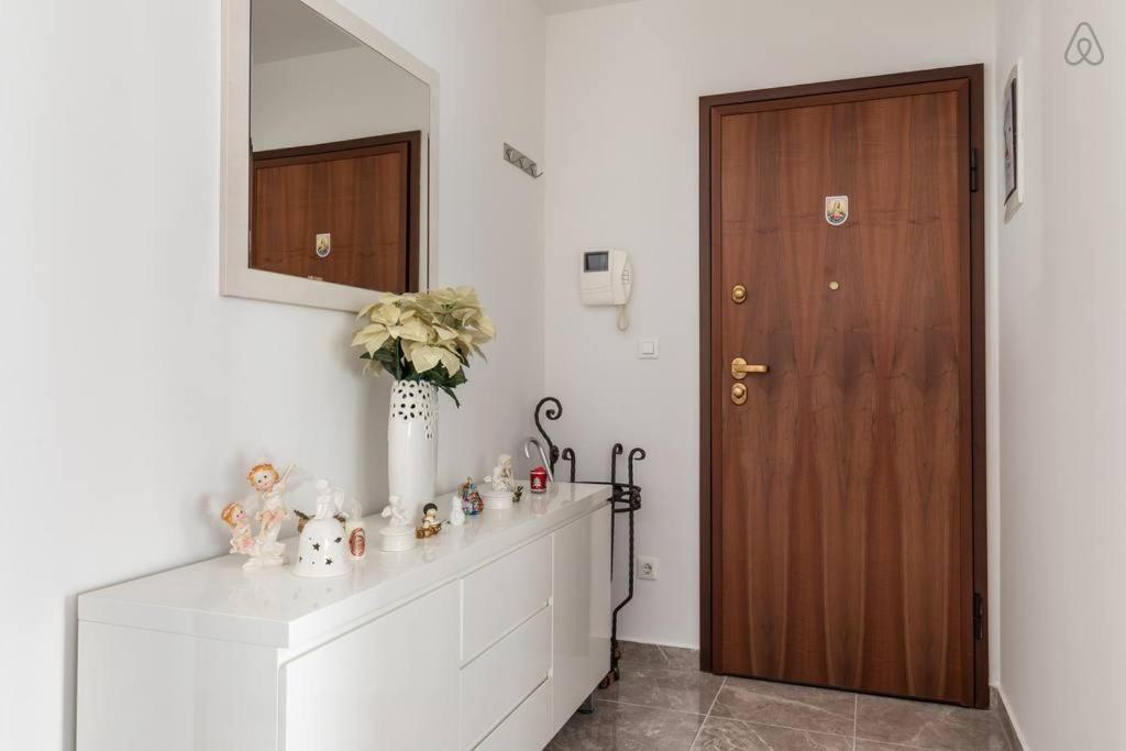 Deluxe Apartment Manuela With Balcony Top Center Split Ngoại thất bức ảnh