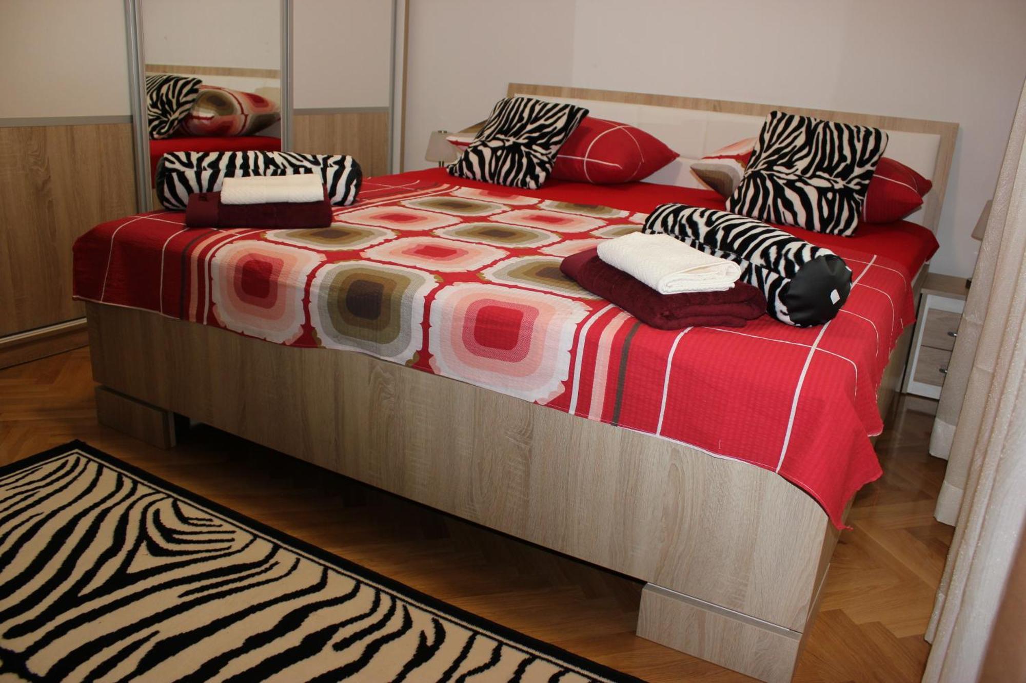 Deluxe Apartment Manuela With Balcony Top Center Split Ngoại thất bức ảnh