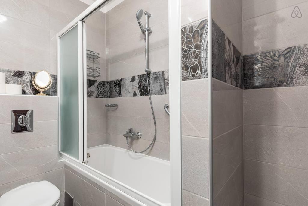 Deluxe Apartment Manuela With Balcony Top Center Split Ngoại thất bức ảnh