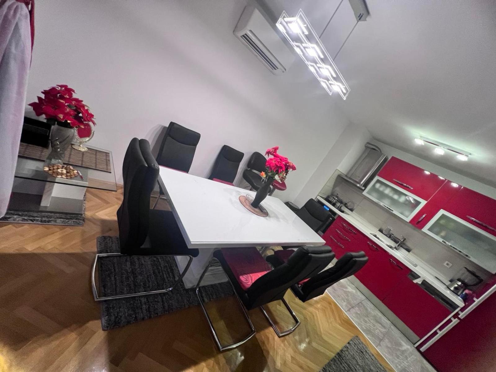 Deluxe Apartment Manuela With Balcony Top Center Split Ngoại thất bức ảnh