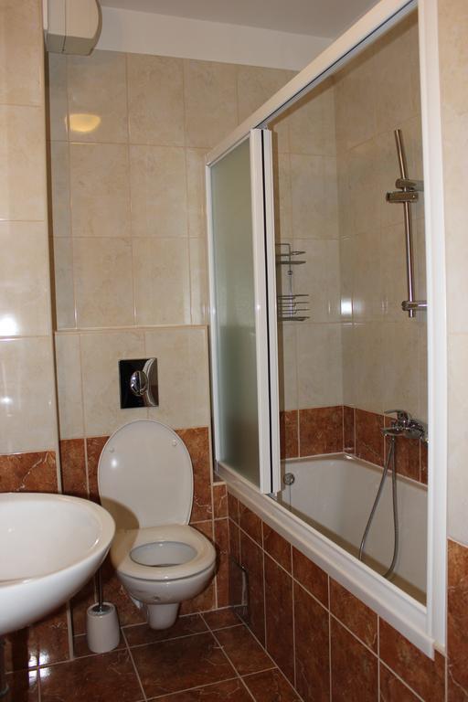 Deluxe Apartment Manuela With Balcony Top Center Split Ngoại thất bức ảnh